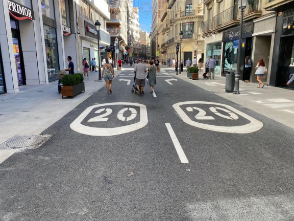 Calle Tesifonte Gallego antes de abrirse al tráfico