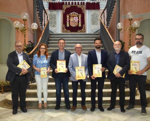 Foto de familia antes de la presentación del 26° Festival de Teatro Clásico Chinchilla