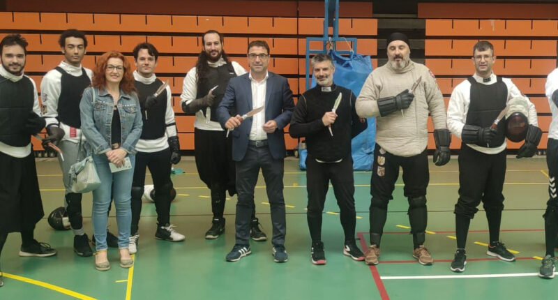 El pabellón deportivo de la Feria ha acogido hoy el XII Encuentro de Agresiones Libres, dentro del Antiguo Congreso de Esgrima 'Ciudad de Albacete'