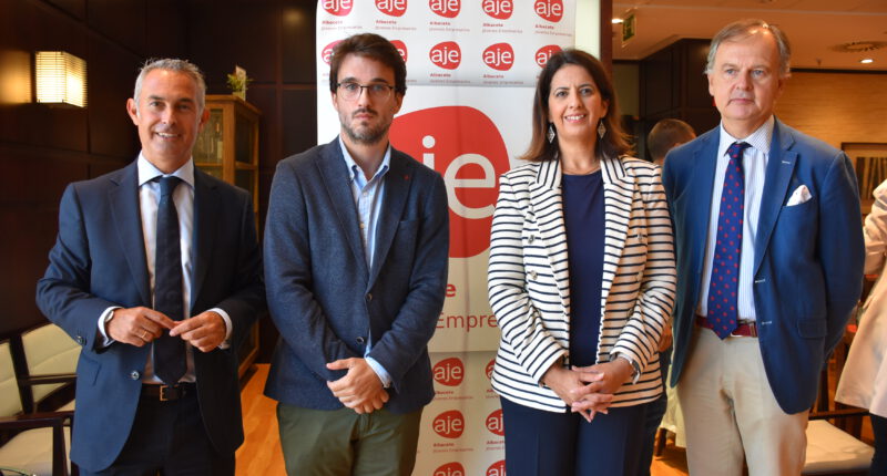 El concejal de Emprendimiento valora las "buenas ideas de negocio" que se revelan entre las empresas candidatas al XX Premio Joven Emprendedor