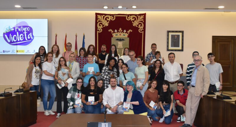 El Ayuntamiento de Albacete, a través de su Concejalía de Igualdad, ha hecho entrega de los premios del juego Futuro Violeta