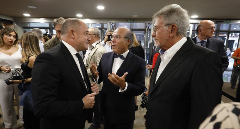 El alcalde destaca el papel que jugó Amithe, "que es como decir la ciudad de Albacete", para que el Teatro Circo tuviera doble capacidad escénica