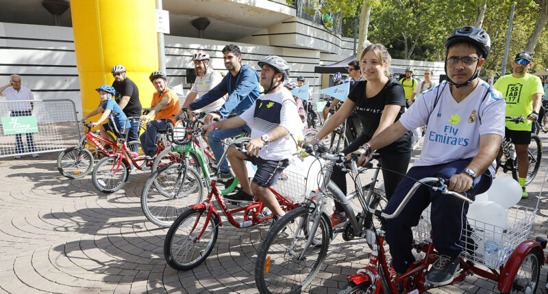 El Ayuntamiento reafirma su propósito de avanzar hacia una movilidad más sostenible con una Marcha Bici que ha reunido a más de mil ciclistas