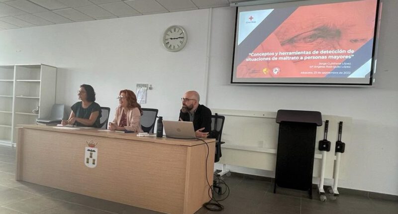 El Ayuntamiento de Albacete pone en marcha el trabajo en red para la prevención e intervención del maltrato a mayores