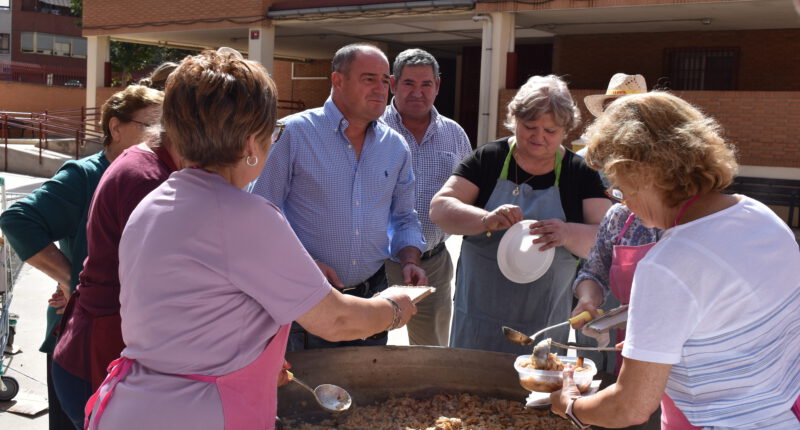 El barrio de El Pilar celebra su tradicional gazpachada