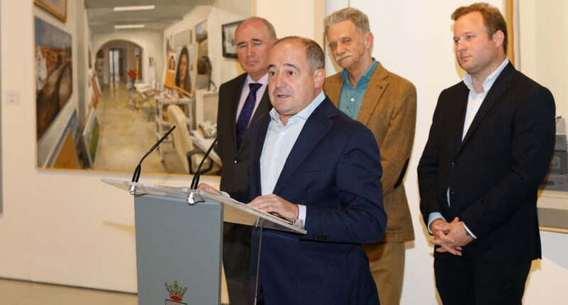 El alcalde califica la Bienal de Artes Plásticas como "patrimonio cultural" de Albacete durante la inauguración de la exposición de su XIV edición
