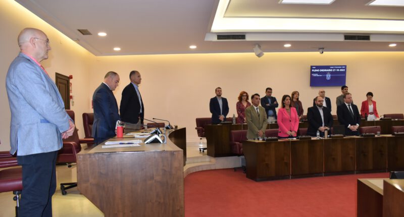 El pleno del Ayuntamiento de Albacete celebrado hoy ha comenzado con un minuto de silencio, como gesto de condena y rechazo a la violencia machista, que se ha cobrado cuatro víctimas mortales desde que se celebró el último pleno