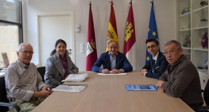 El alcalde de Albacete ha recibido a la nueva junta directiva del Grupo Danzas Magisterio