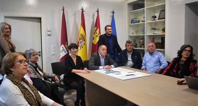 El alcalde presenta la reforma y ampliación del centro sociocultural a las agrupaciones vecinales de La Vereda