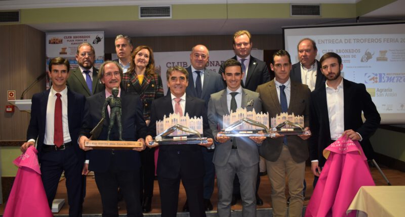 El alcalde felicita al Club de Abonados de la Plaza de Toros de Albacete “por mantener y fomentar la tradición taurina en nuestra ciudad”