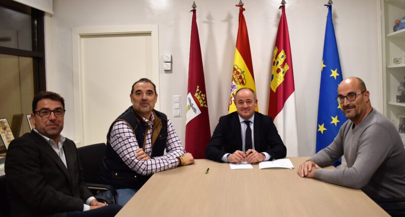 Emilio Sáez recibe al nuevo presidente del Albacete Basket