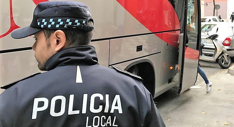 La Policía Local de Albacete participa en la Campaña Especial de la DGT para el control del transporte escolar