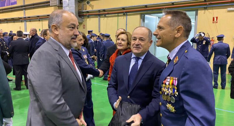 Sáez felicita al Ejército del Aire en Albacete por su trabajo durante los actos de la festividad de la Virgen de Loreto
