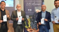 El presidente de la Diputación, el delegado del gobierno regional, el delegado provincial de Agricultura y el presidente de la DO de Almansa