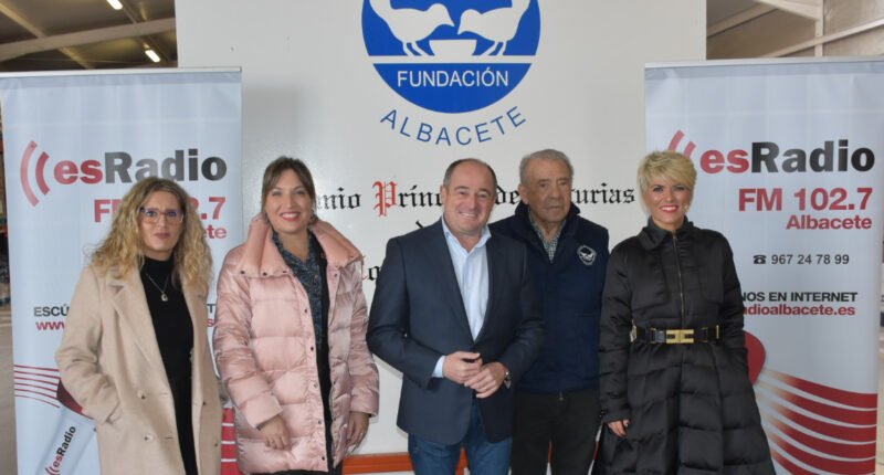 El alcalde participa en la Feria Solidaria de EsRadio a beneficio del Banco de Alimentos