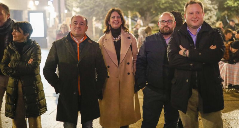 El concierto 'Rock & Roll Christmas' ha inaugurado esta tarde la programación de la Navidad Cultural de Albacete