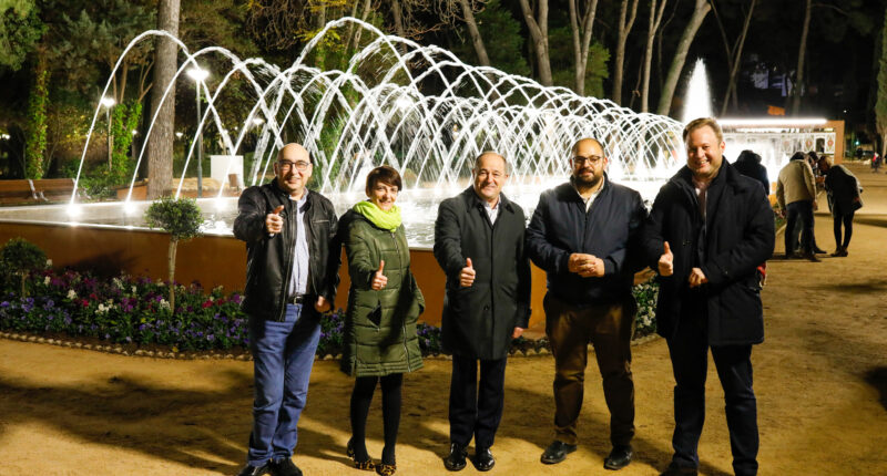 El parque de Abelardo Sánchez estrena una renovada fuente ornamental del Generalife, muy eficiente en el consumo de luz y agua y con una estética muy cuidada