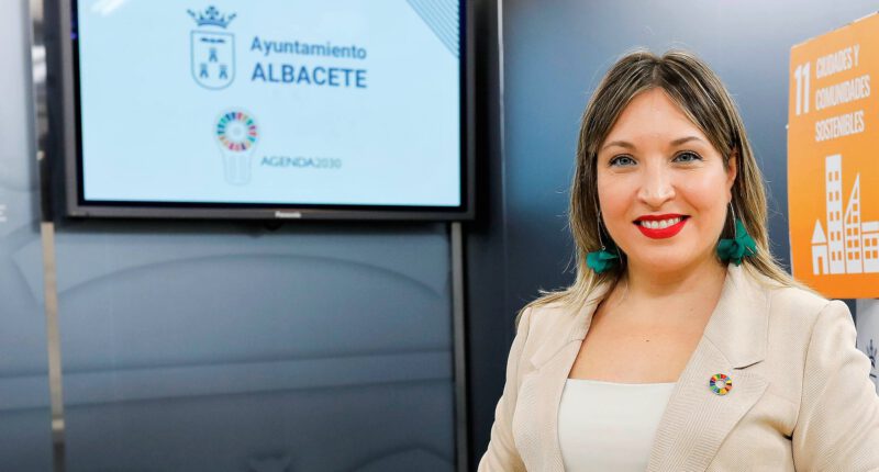 El concejal de Formación y Empleo califica de "muy positivos" los datos de paro a cierre de 2022, con una caída interanual de casi un 5% en el municipio