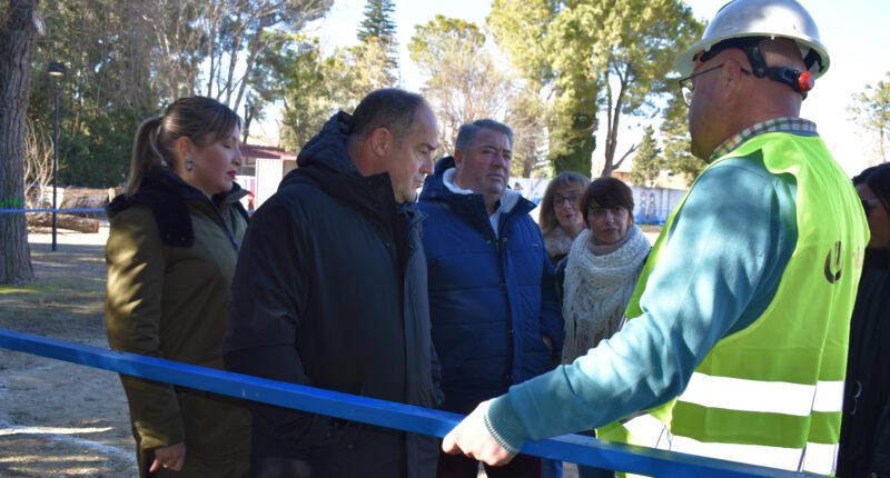 El alcalde asegura que con la nueva cancha de fútbol de Aguas Nuevas se atiende una demanda "histórica" ​​de los vecinos del Ente Local Menor